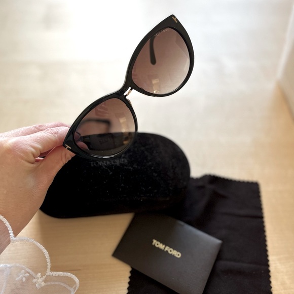 Tom Ford Cat Eye Sunglasses - Picture 5 of 5